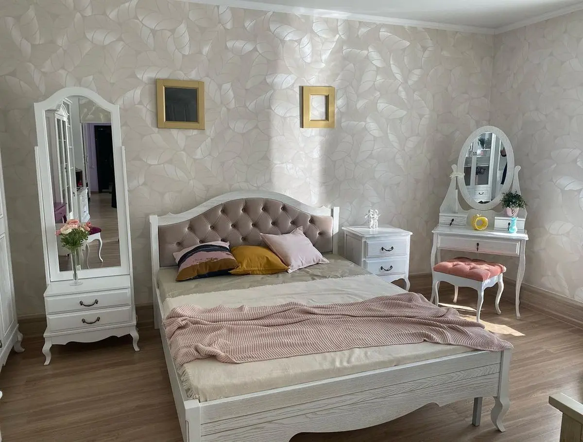 Кровать Авиньон 1200х2000 с каретной стяжкой