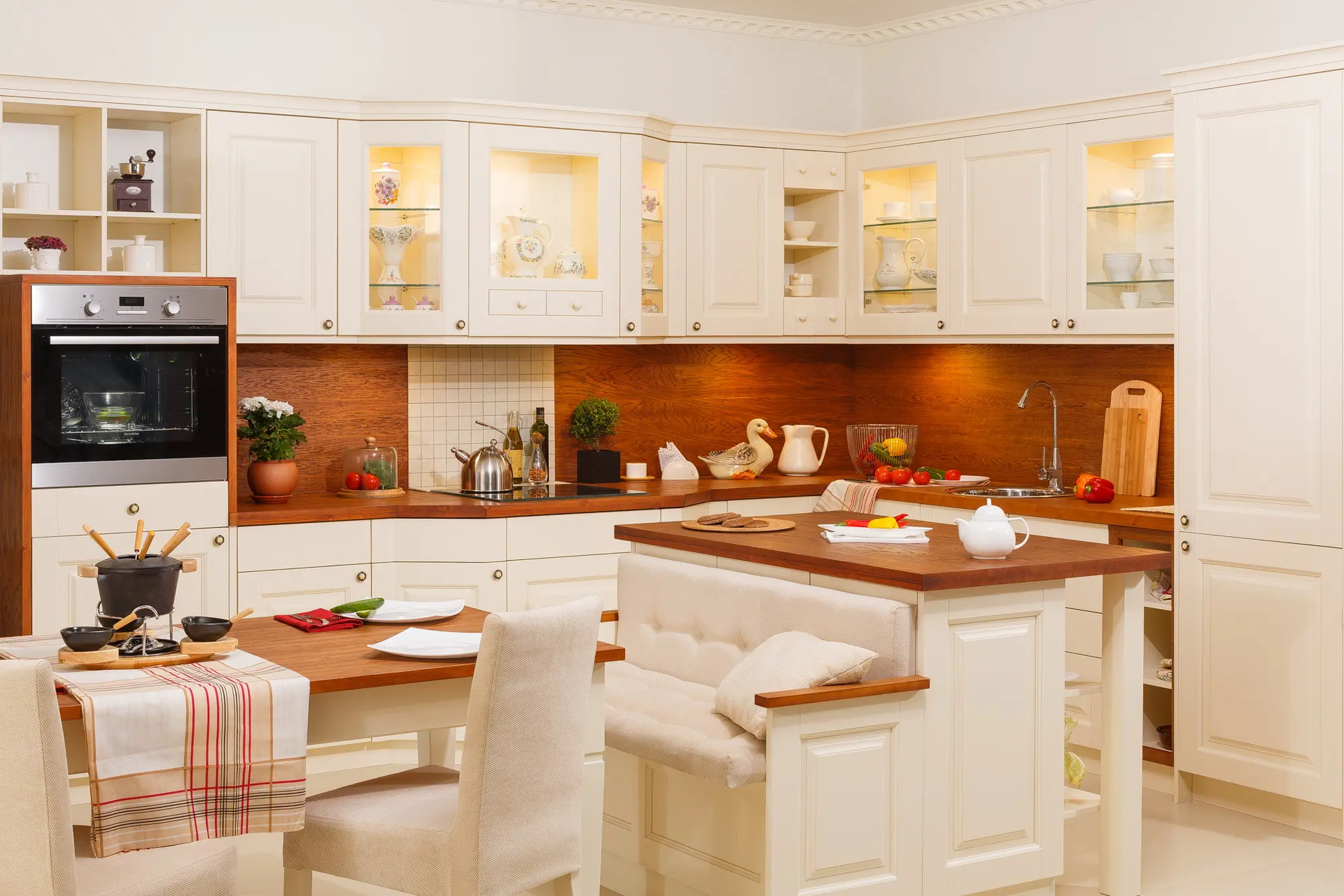 Кухня массив сосны Зефир (цена за п/м)