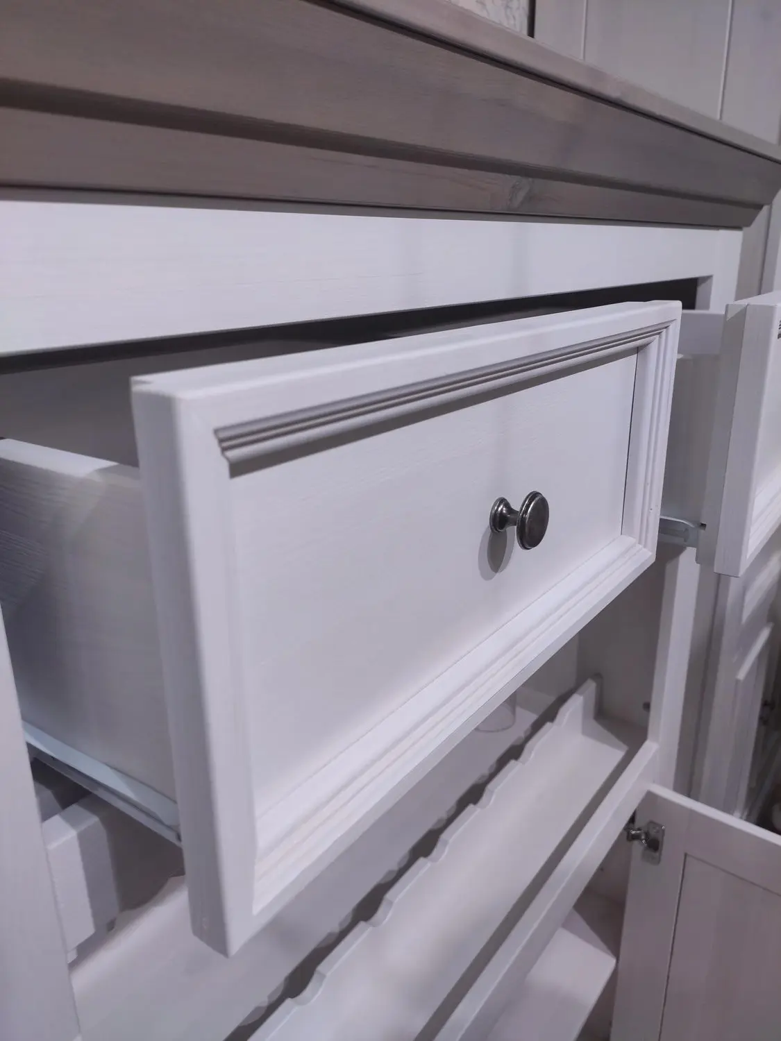 Комод-бар массив сосны Форест 2-дверный с 2-я ящиками белый воск/серый