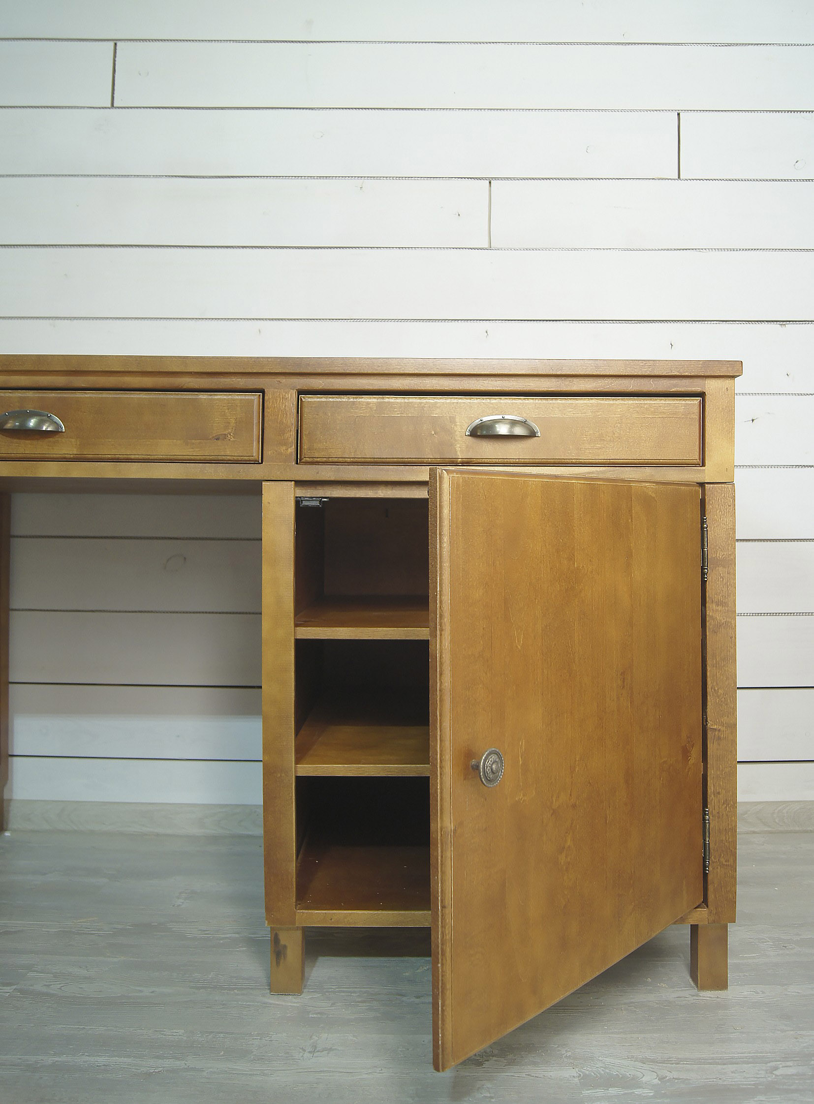 Рабочий стол с дверкой "Gouache"