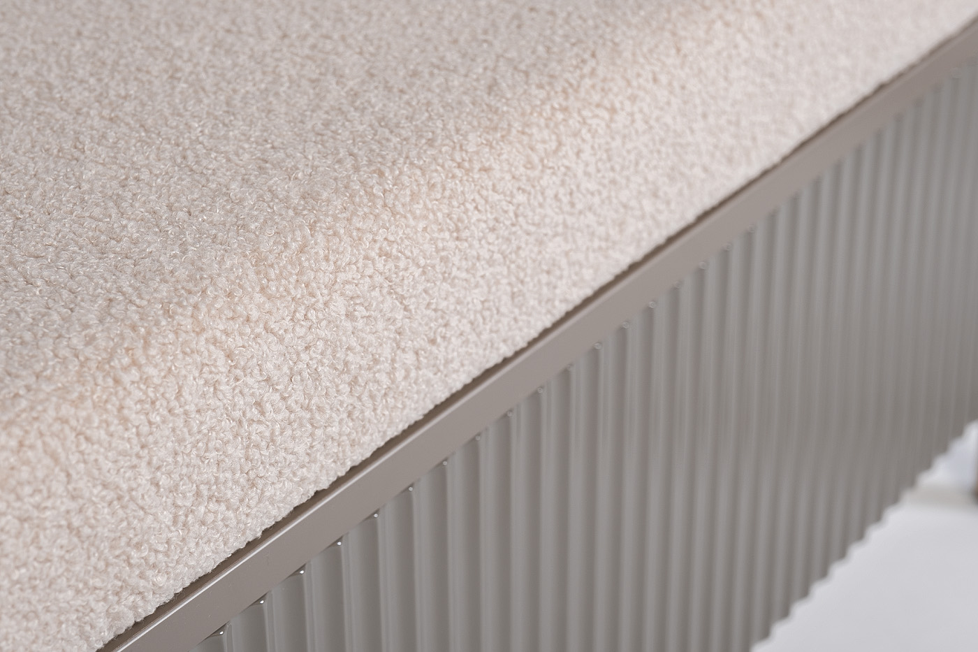 40AD-00129 Тумба с зеркалом 124*33,5*176см