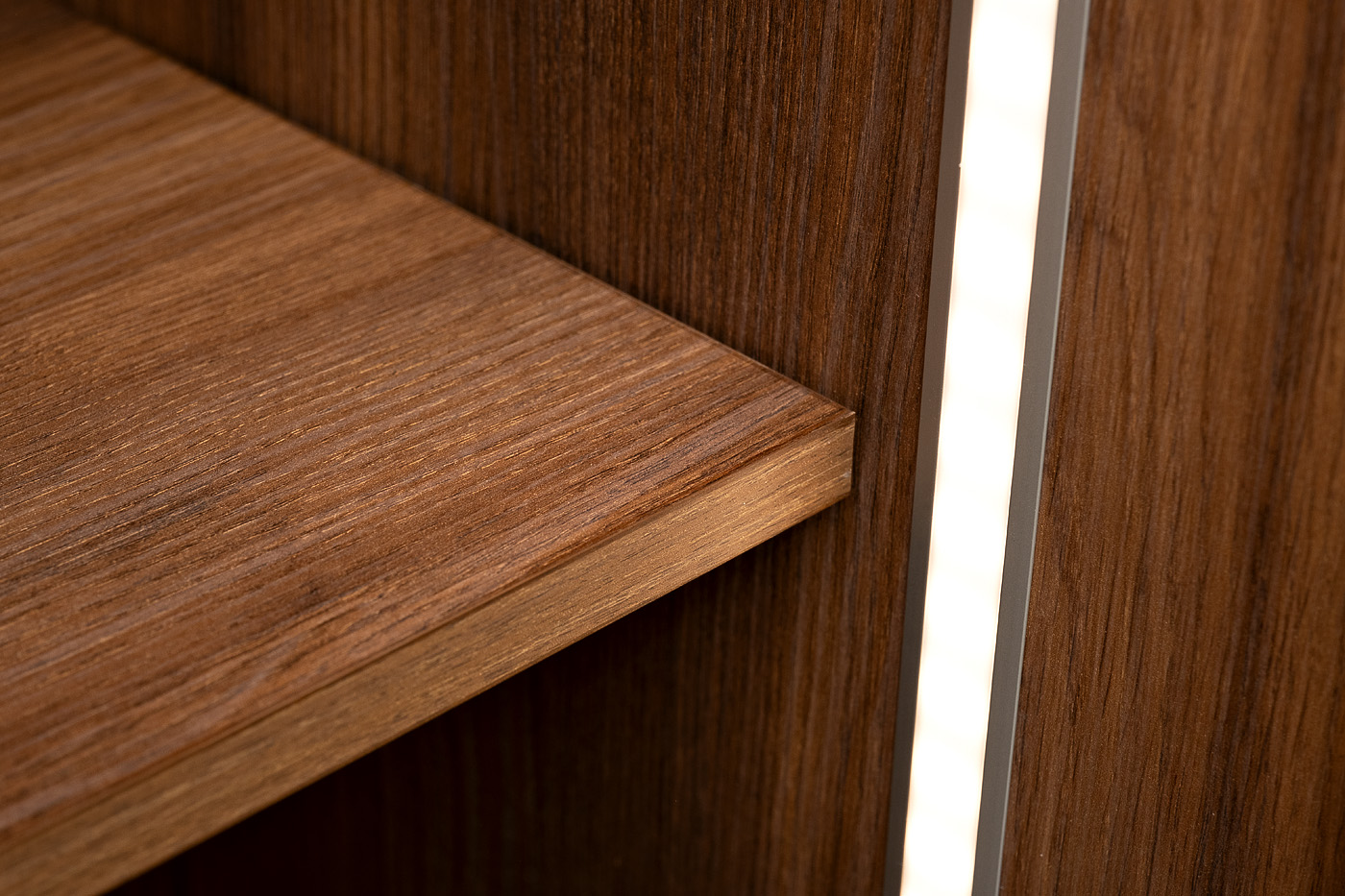 GD-10007-2 Шкаф Alto двухдверный c полками, цвет дуб Барокко, глухой 100*57*228.5см