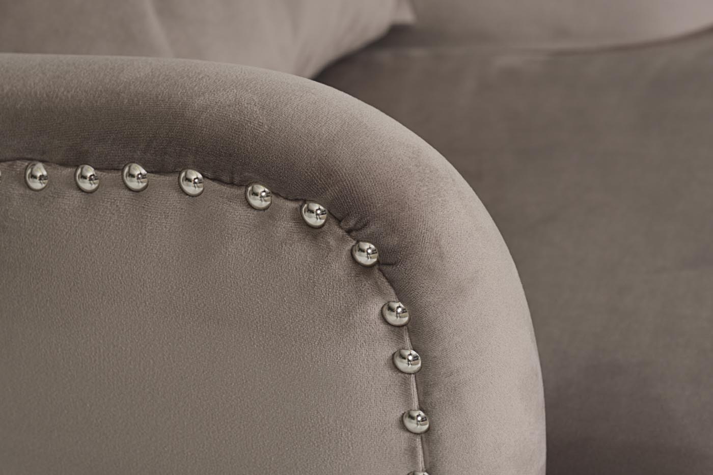 Кресло Rimini, велюр крем-брюле Bel42, с подушкой