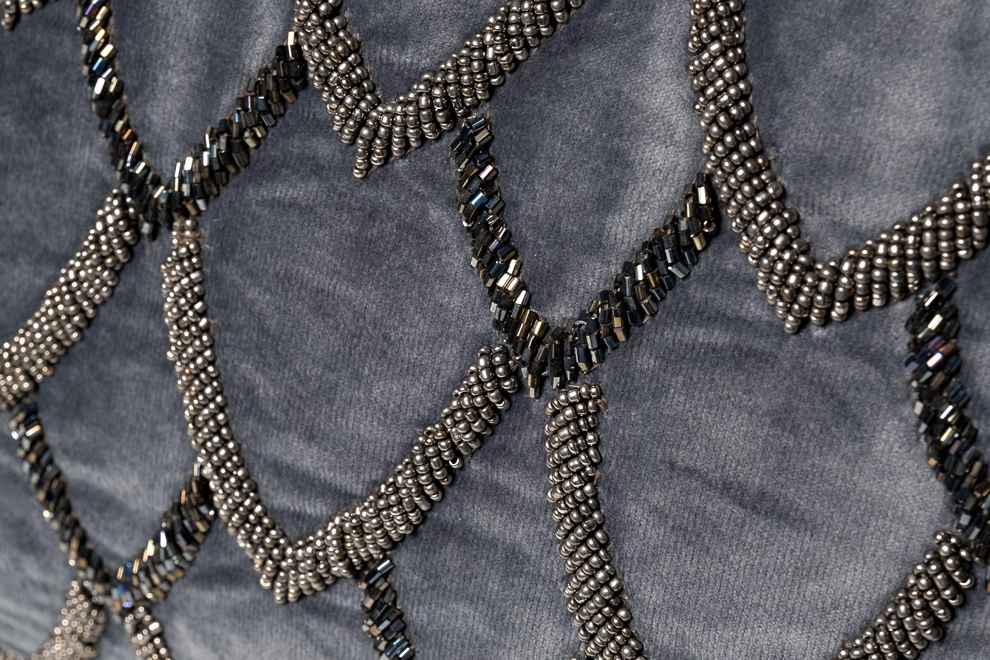 70SW-20525 Подушка с бисером "Чешуйки" синяя