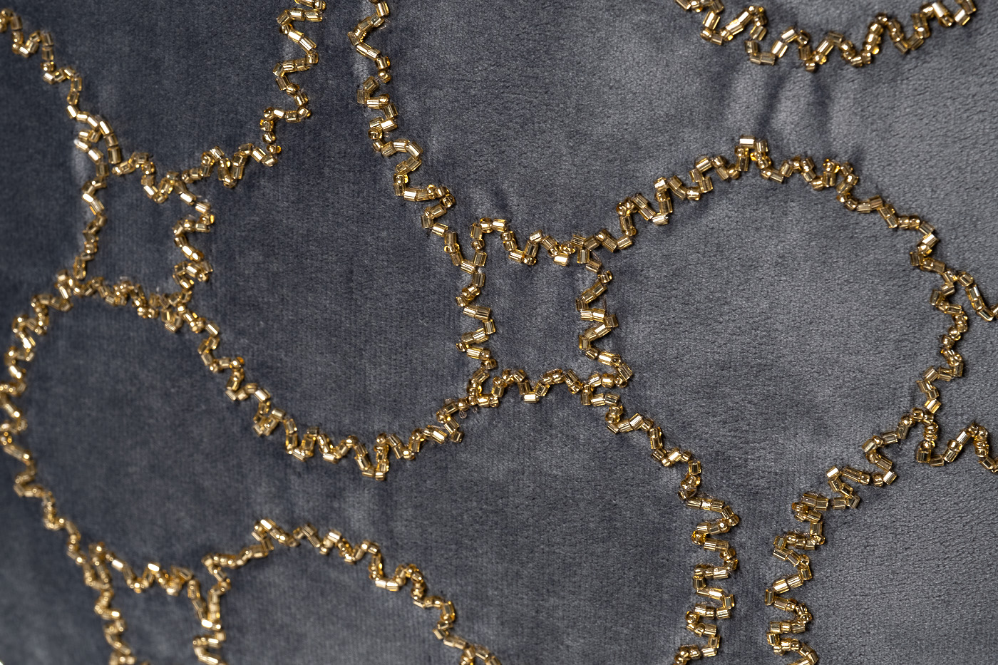 70SW-20507 Подушка с бисером "Восьмерки" синяя