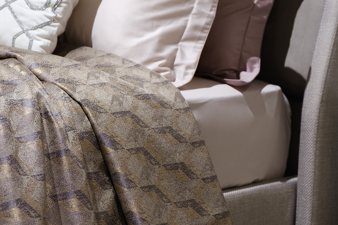 GD-TON05-POKR ZOL Покрывало MODENA золотое