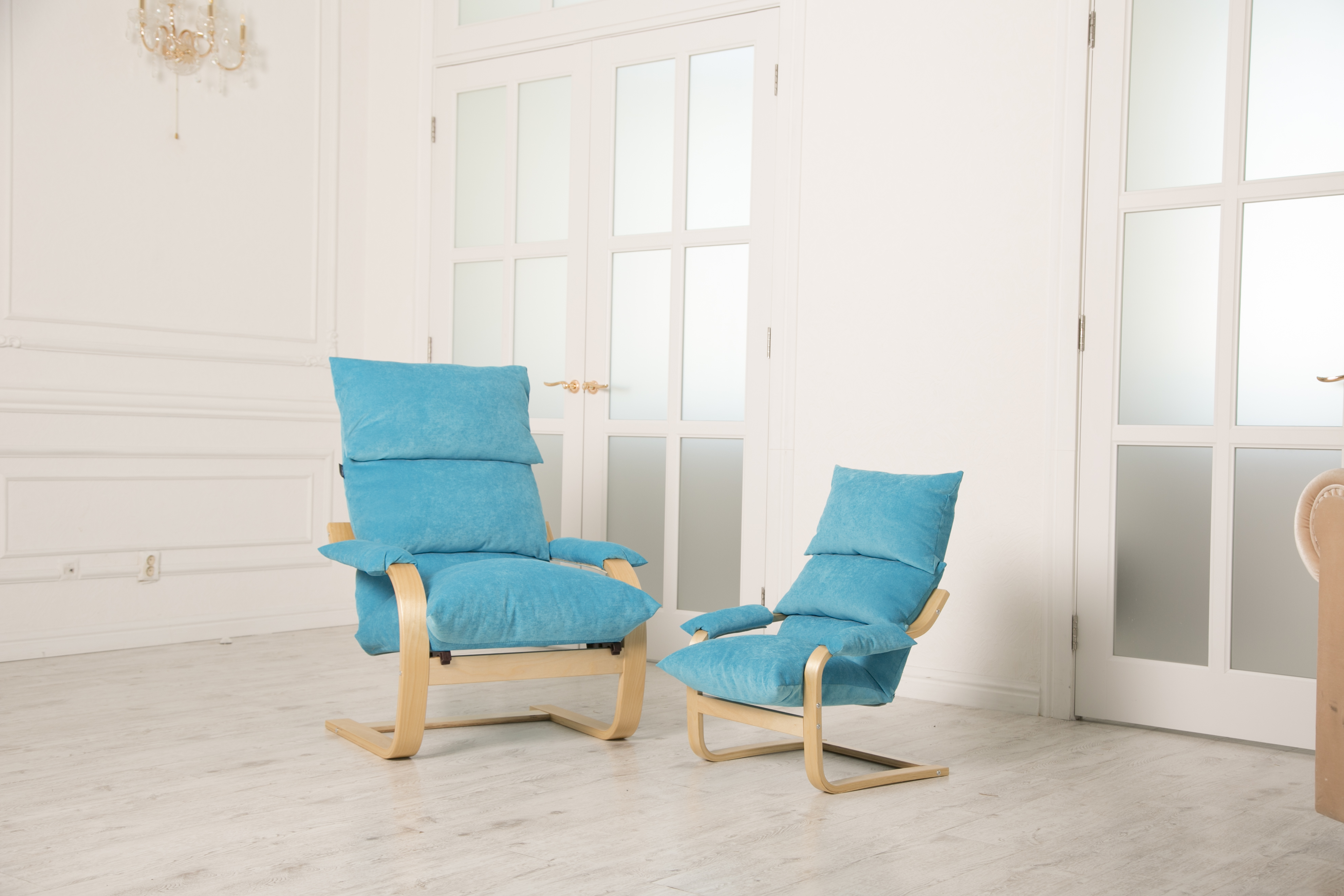 детское кресло Онега-1 Kids Вельвет Люкс 84 - голубой каркас Орех